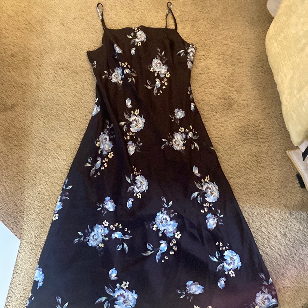Beautiful summer dress by White House Black Market!